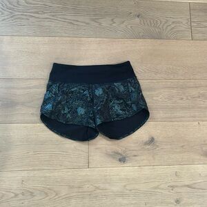 Lululemon shorts size 4